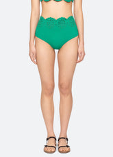 Mae Bikini Bottom