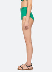 Mae Bikini Bottom