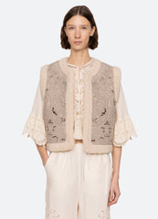 Ceci Vest