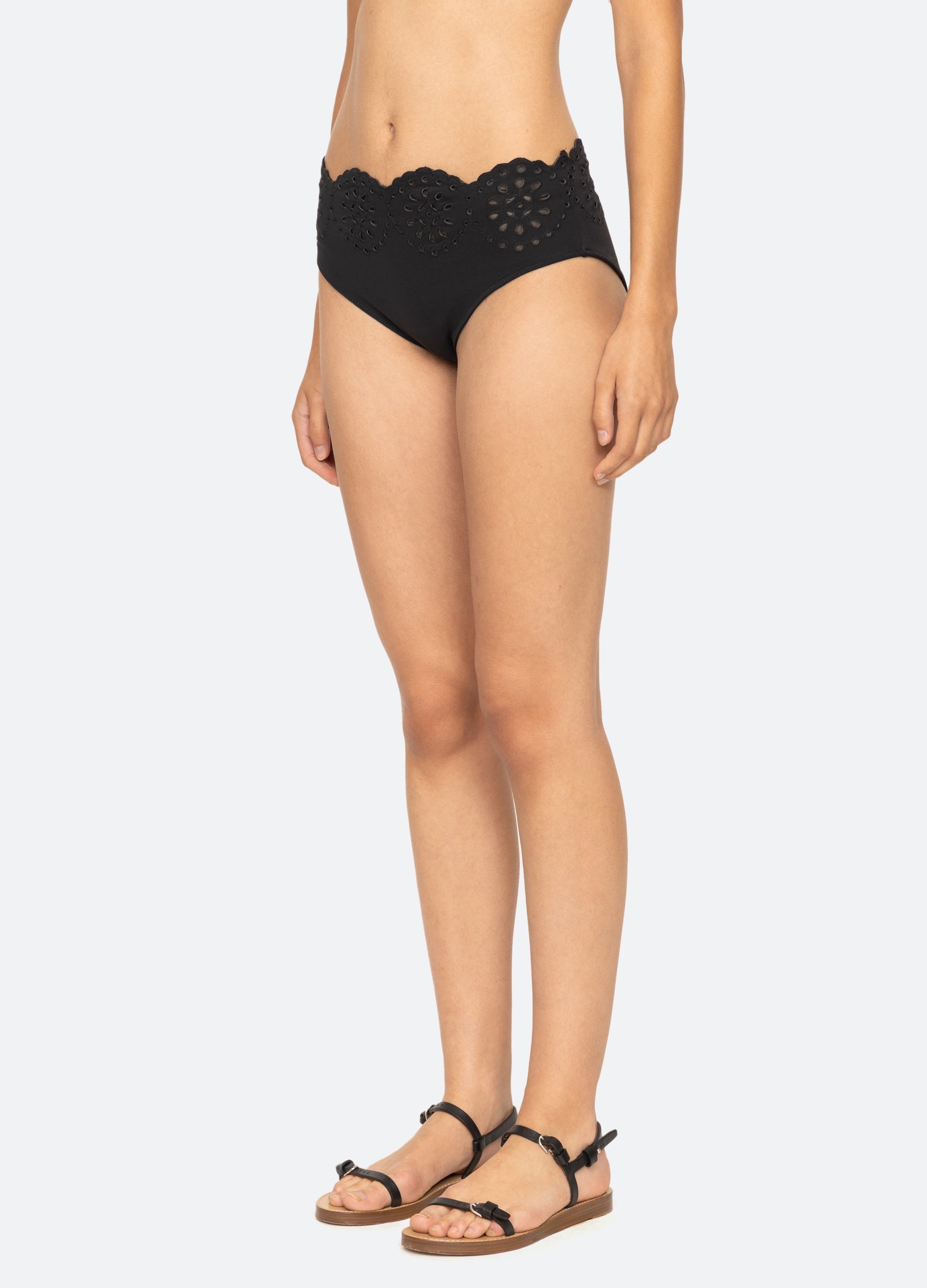 Mae Scallop Bottom