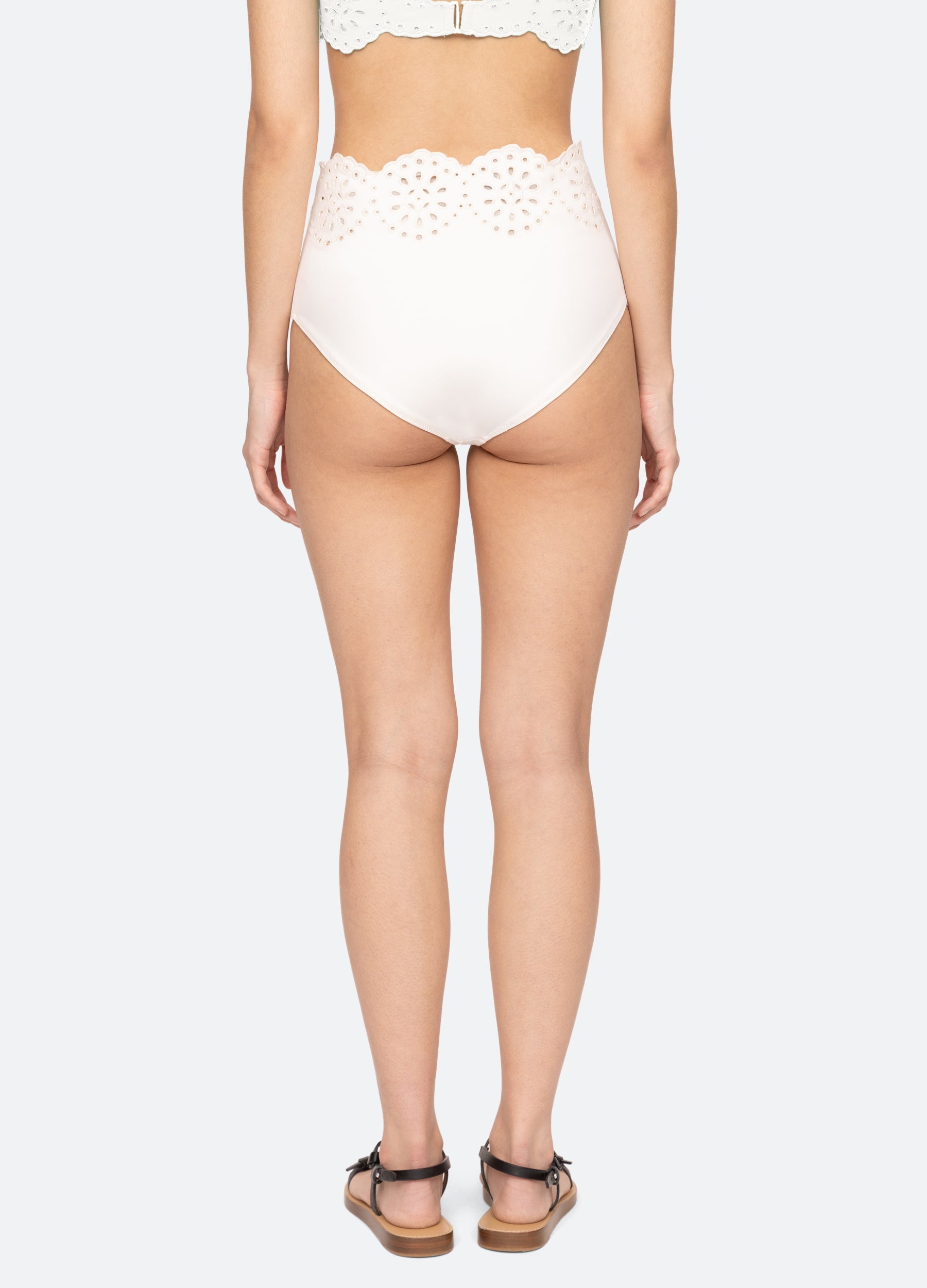 Mae Bikini Bottom