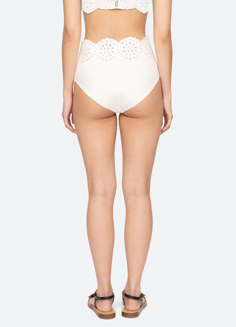 Mae Bikini Bottom