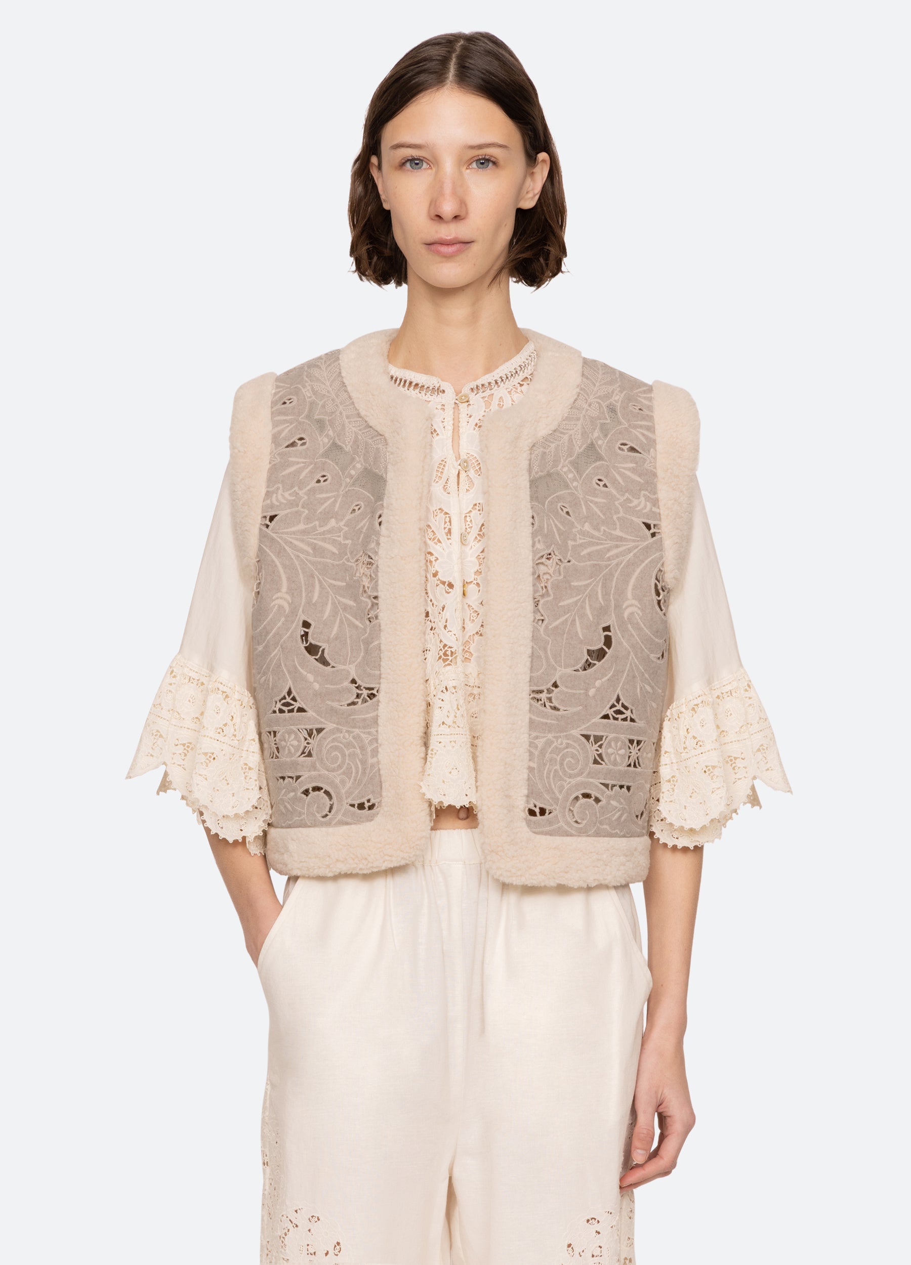 Ceci Vest