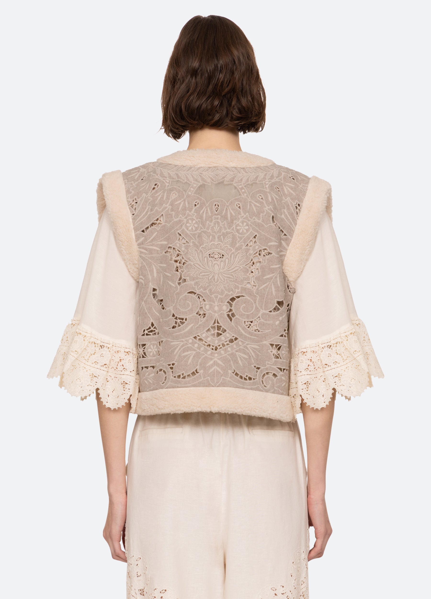 Ceci Vest