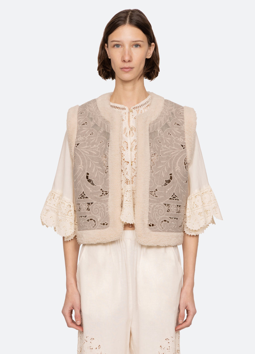 Ceci Vest