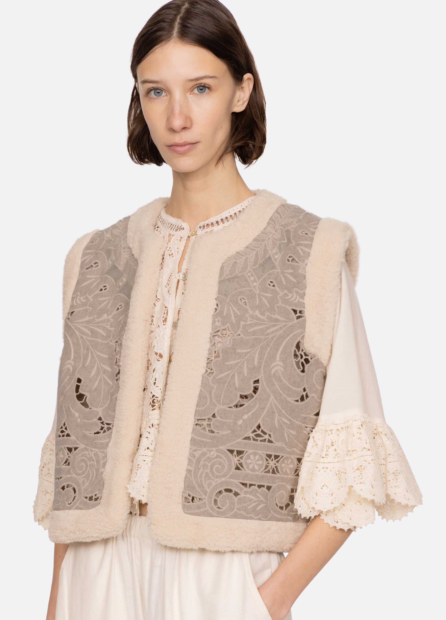 Ceci Vest